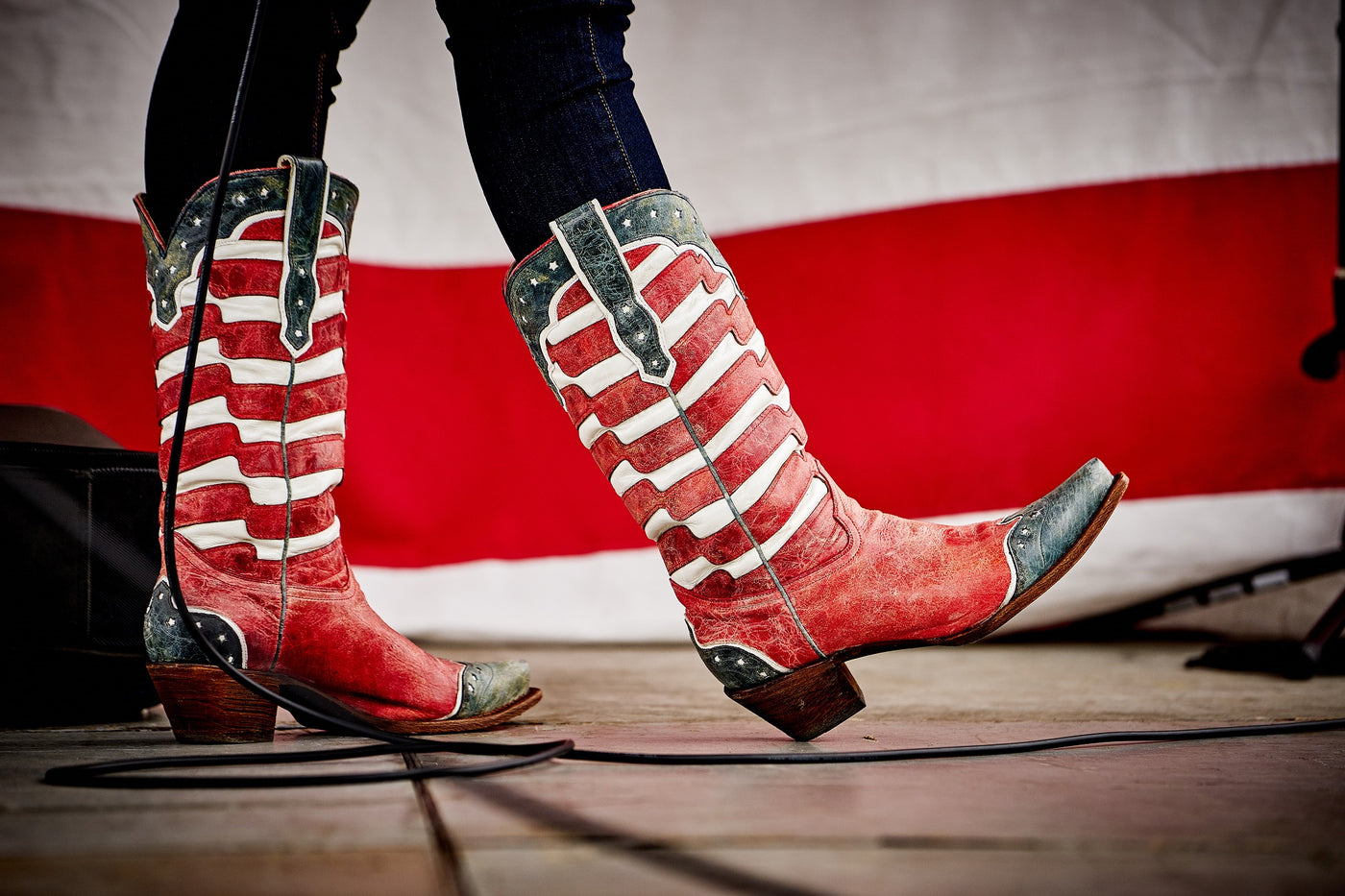 Original Cowboy-, Country- und Westernstiefel und Ankle Boots für Männer und Frauen in ganz Europa Entdecken Sie unsere exklusiven Cowboy-, Country- und Westernstiefel und Ankle Boots, die originellsten der Welt für Männer und Frauen aus echtem Leder und Python